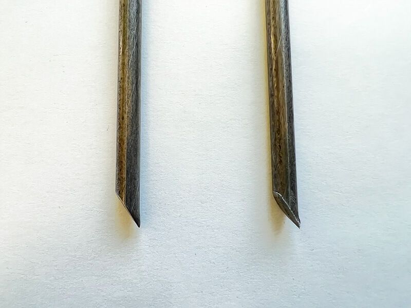 先端が鋭利なのでストレスなく防草シートに打ち込むことができます。